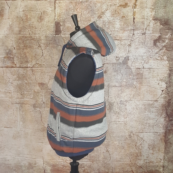 Reversible Full Zip Hoosed Vest - Picture 6 of 9